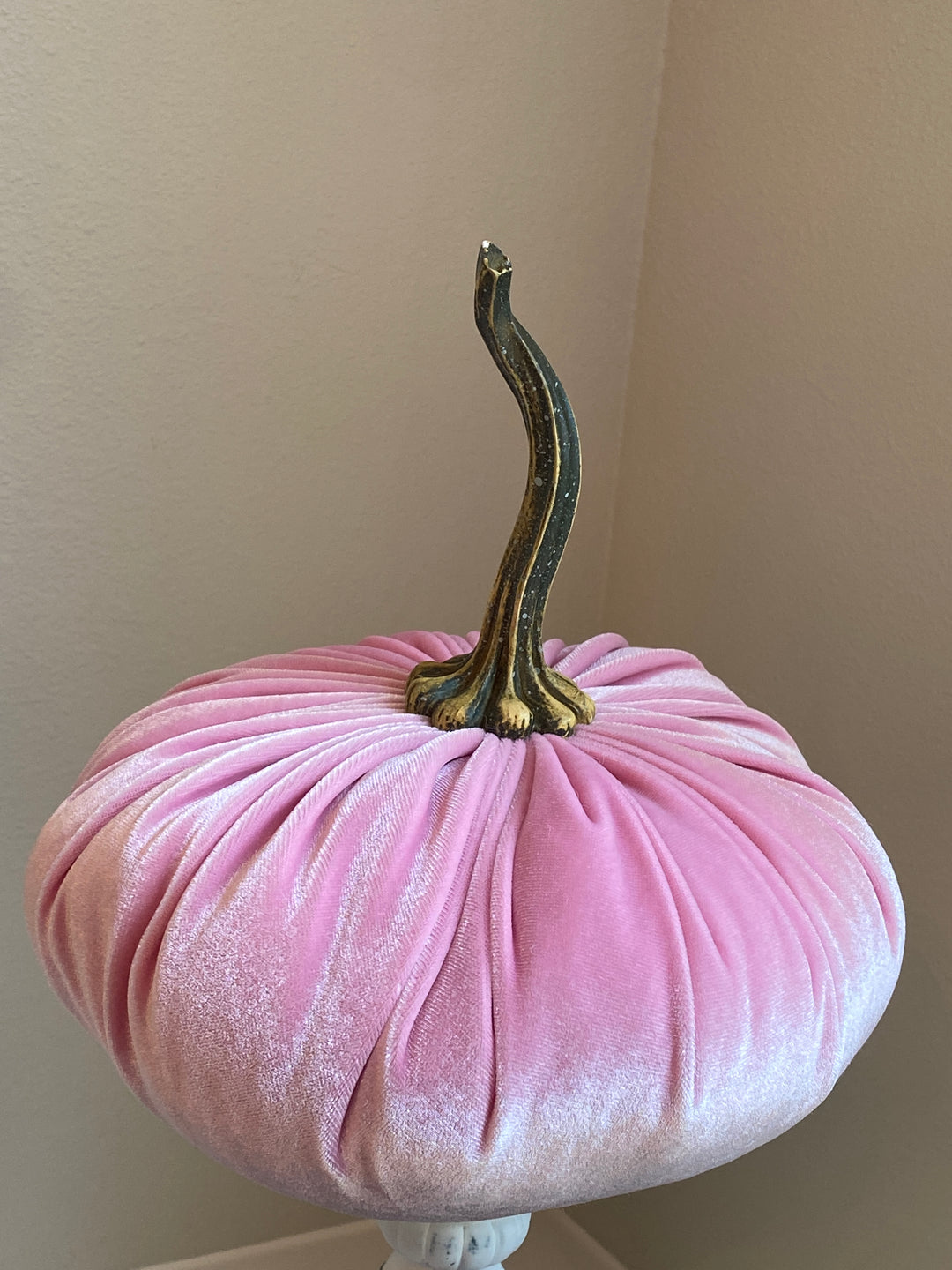 9" Extra Large Velvet Pumpkin in Pink